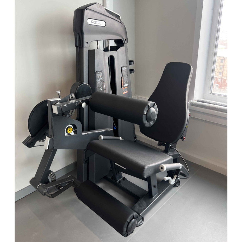 Разгибание/Сгибание ног сидя. DHZ U3086C (Стек 110 кг)